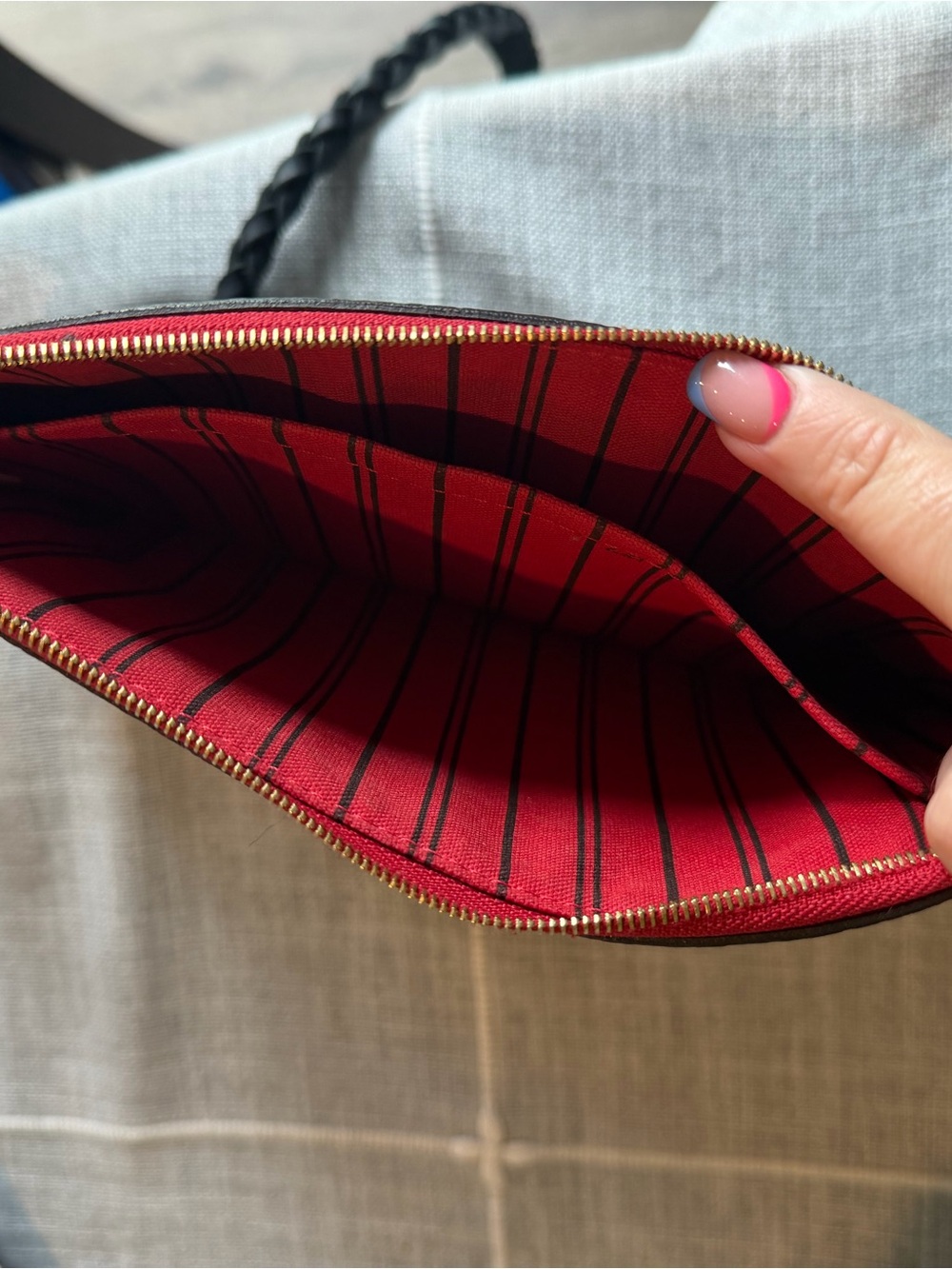Louis Vuitton Monogram Crossbody with Black Braided Trim and Red Trim - Picture 4 of 9